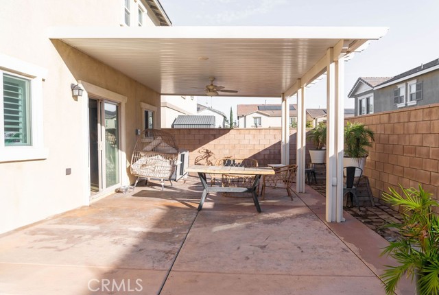 Detail Gallery Image 9 of 26 For 16745 Meridian Ln, Fontana,  CA 92336 - 3 Beds | 2/1 Baths