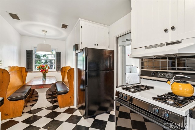 Detail Gallery Image 17 of 58 For 222 Holiday, Lake Arrowhead,  CA 92352 - 3 Beds | 2 Baths