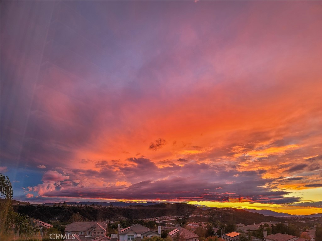 https://media.crmls.org/medias/809b8c3f-7f46-45ff-8024-6bd95d65035b.jpg?preset=X-Large