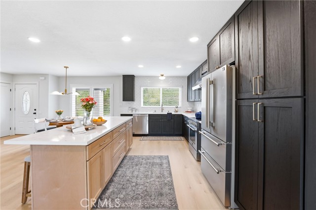 Detail Gallery Image 10 of 51 For 23561 via Ventura, Mission Viejo,  CA 92692 - 2 Beds | 2 Baths