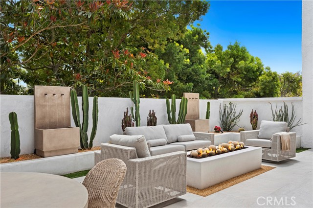 11 Mainsail Drive, Corona del Mar CA: https://media.crmls.org/medias/809ba5bb-90a9-4d13-8b41-9c8def2db0d0.jpg
