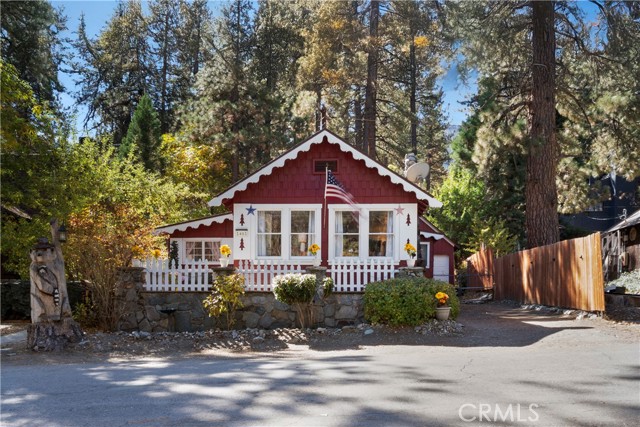 Detail Gallery Image 4 of 37 For 1461 Betty Street, Wrightwood,  CA 92397 - 2 Beds | 1 Baths