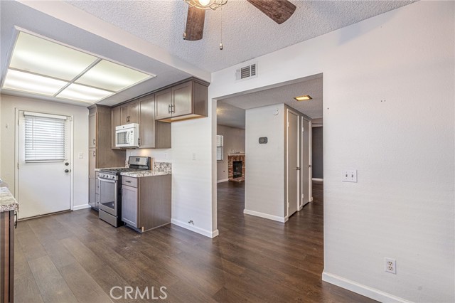 Detail Gallery Image 19 of 47 For 2816 Dartmouth Dr, Lancaster,  CA 93536 - 3 Beds | 2/1 Baths