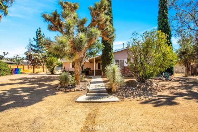 Detail Gallery Image 3 of 63 For 56469 Carlyle Dr, Yucca Valley,  CA 92284 - 2 Beds | 1 Baths