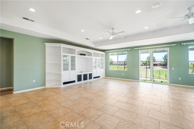570 Olazabal Drive, Hemet CA: https://media.crmls.org/medias/809d7341-2fe7-41a2-80d5-6716966b2048.jpg