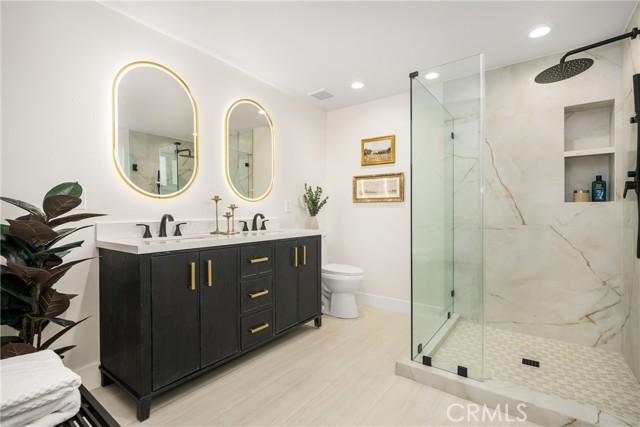 9802 Effingham Drive, Huntington Beach CA: https://media.crmls.org/medias/809dc796-0b88-493b-bf51-80ffbe25c971.jpg