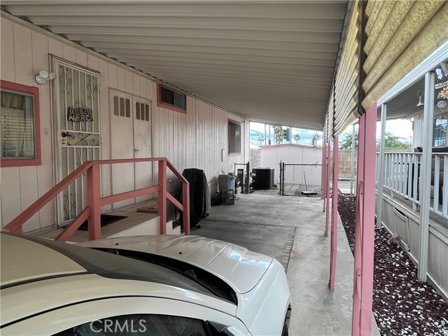 Detail Gallery Image 20 of 21 For 200 W San Bernardino Ave #1,  Riverside,  CA 92376 - 3 Beds | 1/1 Baths