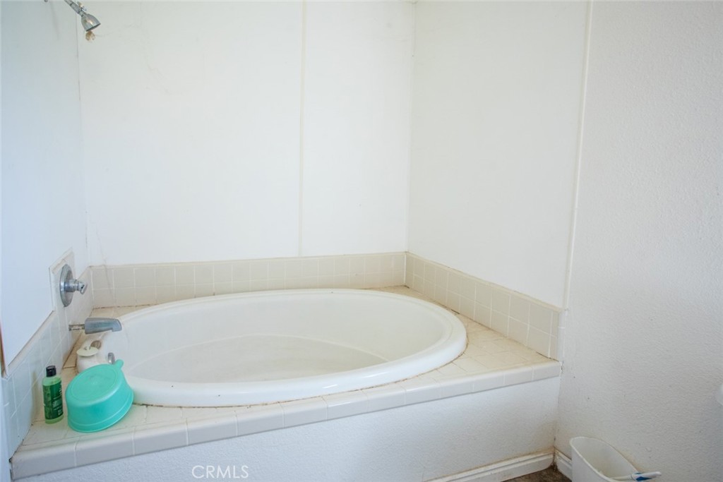 https://media.crmls.org/medias/809e6115-509f-4ca5-b825-871dfe0cde64.jpg?preset=X-Large