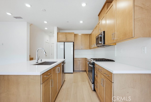 Detail Gallery Image 10 of 75 For 3925 Lavine, Corona,  CA 92883 - 3 Beds | 2/1 Baths