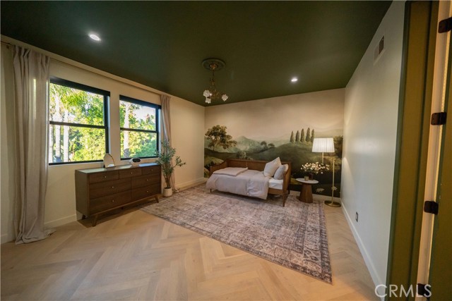 Detail Gallery Image 68 of 74 For 17437 Oak Creek Ct, Encino,  CA 91316 - 5 Beds | 5/1 Baths