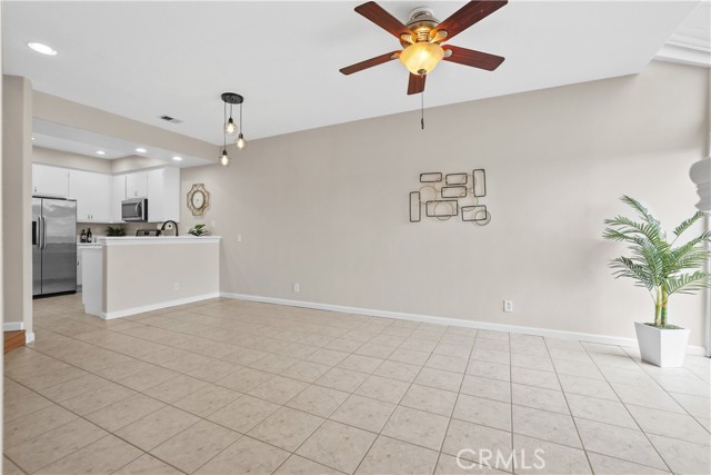 Detail Gallery Image 5 of 21 For 28468 Klondike, Lake Forest,  CA 92679 - 3 Beds | 3 Baths