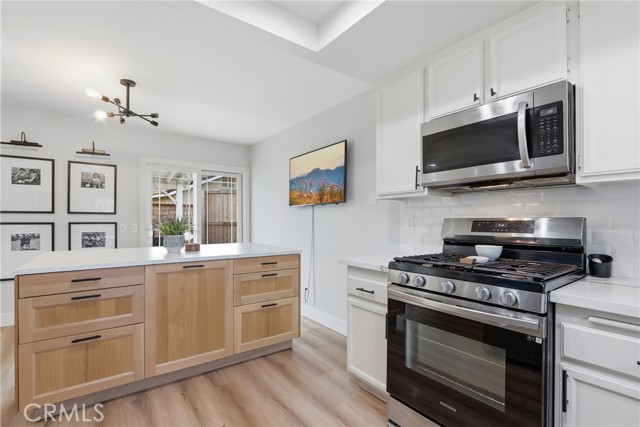 Detail Gallery Image 19 of 49 For 29161 Corales, Canyon Country,  CA 91387 - 3 Beds | 3 Baths