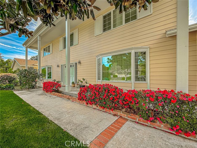 17512 Superior Street photo 4