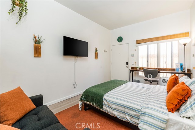 159 Roycroft Avenue, Long Beach CA: https://media.crmls.org/medias/80a03baa-c49b-4796-a80a-c8ceab241064.jpg
