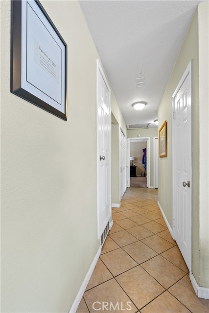 Detail Gallery Image 6 of 26 For 16040 San Jacinto Ave, Fontana,  CA 92336 - 3 Beds | 2 Baths