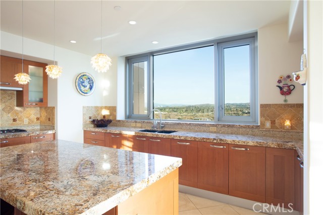 Detail Gallery Image 9 of 31 For 5114 Scholarship, Irvine,  CA 92612 - 2 Beds | 2/1 Baths