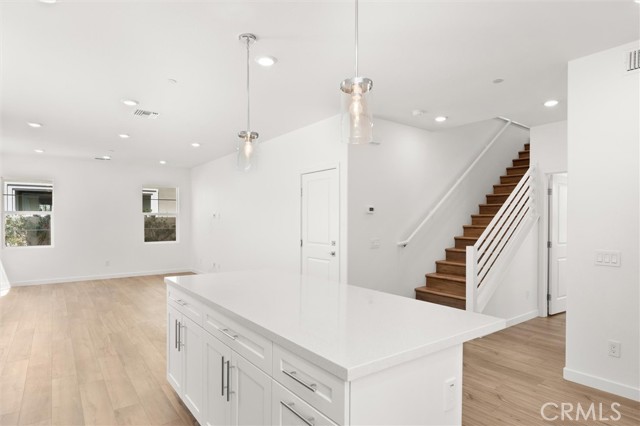 413 E 220th Street, Carson CA: https://media.crmls.org/medias/80a0a868-1e4e-4d01-b917-8c2f2fb5663a.jpg