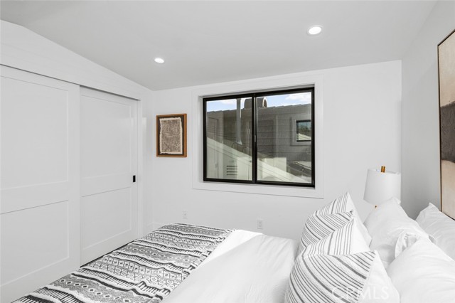 Detail Gallery Image 22 of 41 For 512 Marguerite Ave #B, Corona Del Mar,  CA 92625 - 2 Beds | 2/1 Baths