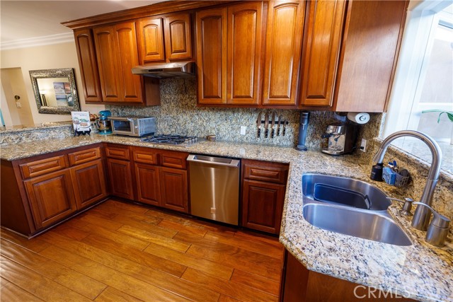 Detail Gallery Image 7 of 15 For 17726 Martha St., Encino,  CA 91316 - 3 Beds | 2 Baths