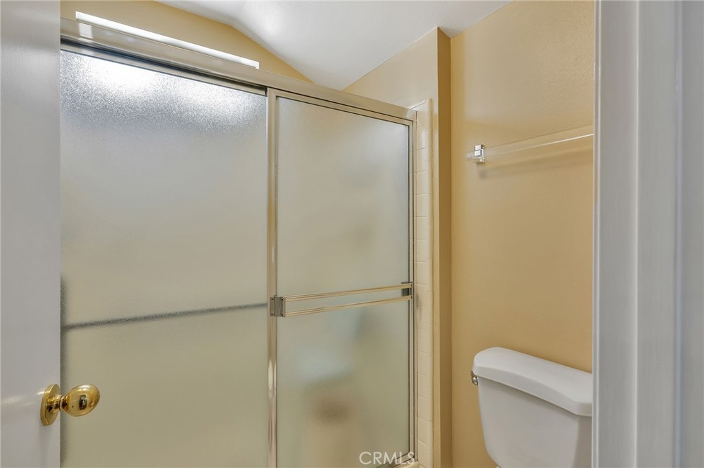 https://media.crmls.org/medias/80a24076-03c4-4e01-9210-47d0b1de4bd7.jpg?preset=X-Large