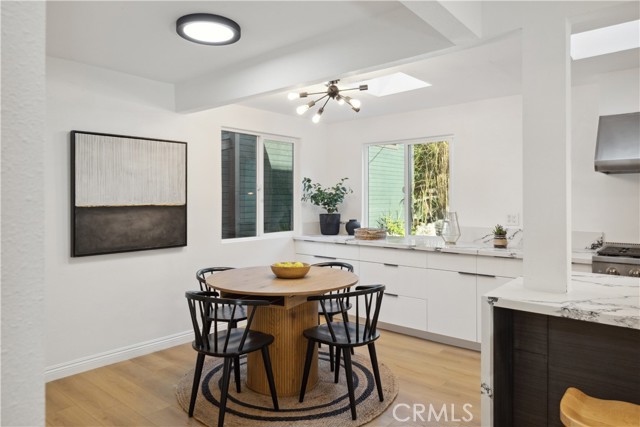 1290 E Woodbury Road, Pasadena CA: https://media.crmls.org/medias/80a289fd-5cb0-4a54-b0e5-4a0688dfdc77.jpg