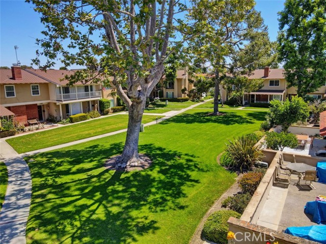 17077 Los Modelos Street, Fountain Valley CA: https://media.crmls.org/medias/80a29a7c-1473-4cf9-b3ea-68a08fd185e6.jpg