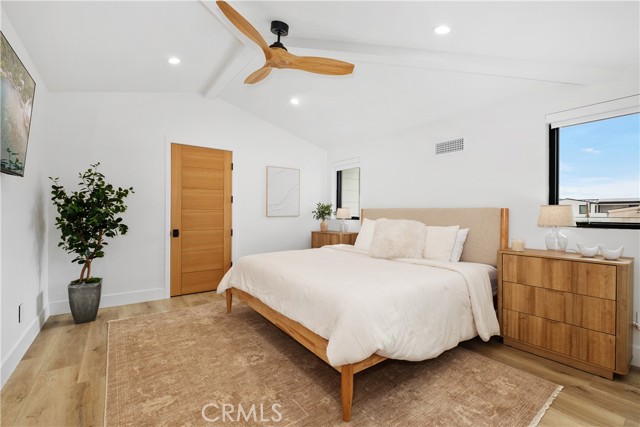 Detail Gallery Image 18 of 38 For 128 39th, Newport Beach,  CA 92663 - – Beds | – Baths