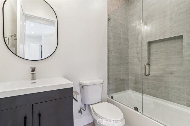 Detail Gallery Image 48 of 72 For 8006 Lloyd Ave, North Hollywood,  CA 91605 - 7 Beds | 6 Baths