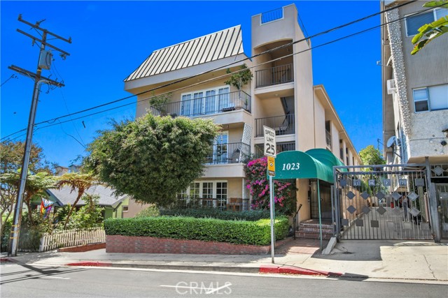 Detail Gallery Image 1 of 18 For 1023 Hancock Ave #114,  West Hollywood,  CA 90069 - 1 Beds | 1 Baths
