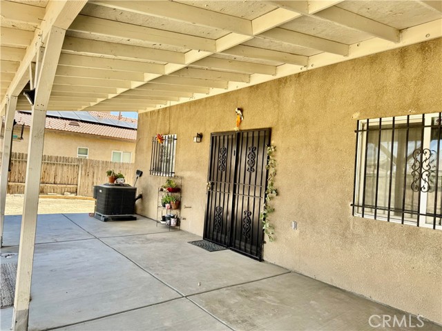 10506 Lee Avenue, Adelanto CA: https://media.crmls.org/medias/80a469a4-3ebd-4848-90ef-4fb7534e4710.jpg