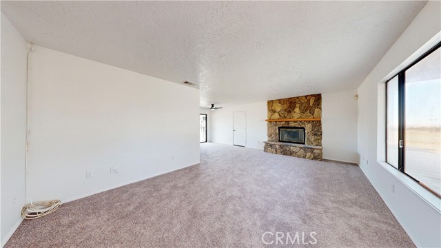 Detail Gallery Image 10 of 71 For 13960 Valle Vista Rd, Phelan,  CA 92371 - 3 Beds | 2 Baths