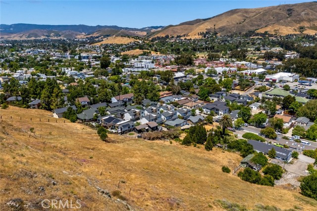 3143 Rockview Place, San Luis Obispo CA: https://media.crmls.org/medias/80a4bb36-1cce-4642-90bb-4e057722f6d1.jpg
