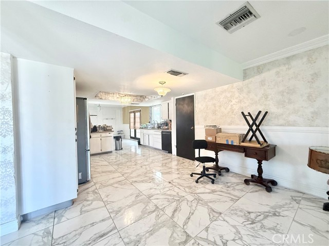 135 S Broadway St, Ridgecrest, CA 93555 photo 6