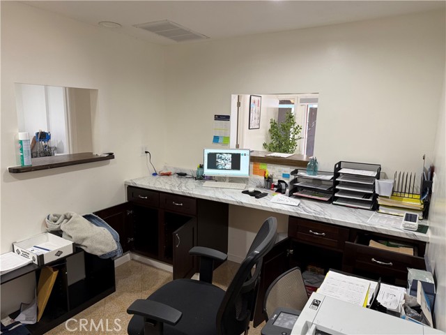 726 S Main, Santa Ana CA: https://media.crmls.org/medias/80a56ac8-fb17-4063-8b8e-0ac219b697ef.jpg