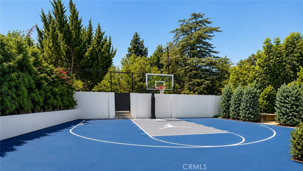 https://media.crmls.org/medias/80a60225-0035-4d9c-af60-7f089a2e0b30.jpg?preset=X-Large
