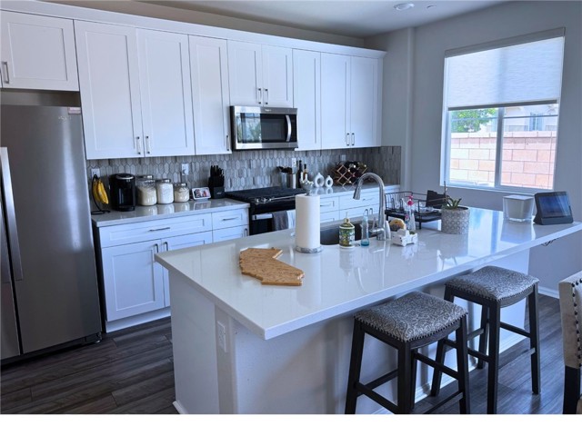 31832 Gimbal Way, Winchester CA: https://media.crmls.org/medias/80a67628-2b50-436e-9f0a-4e1b4bd299c9.jpg