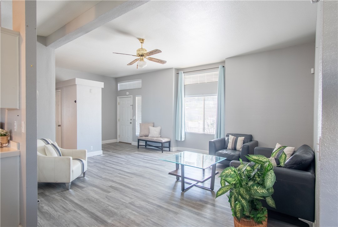 Detail Gallery Image 3 of 24 For 2499 E Gerard Ave #176,  Merced,  CA 95341 - 3 Beds | 2 Baths