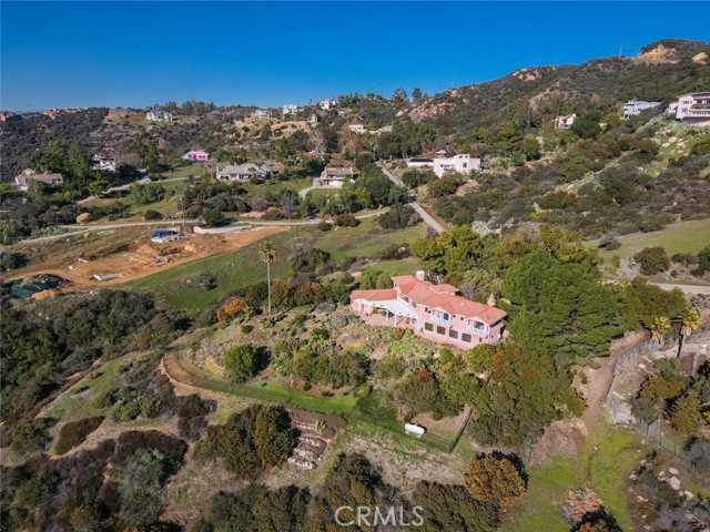 Detail Gallery Image 11 of 74 For 135 Loma Metisse Rd, Malibu,  CA 90265 - 5 Beds | 5 Baths