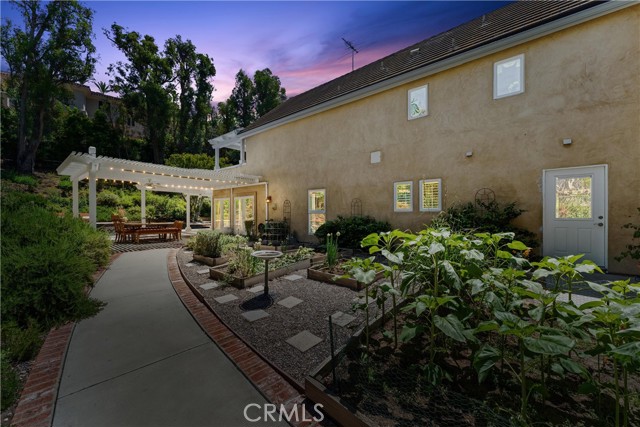 Detail Gallery Image 8 of 75 For 284 South Quintana, Anaheim Hills,  CA 92807 - 5 Beds | 3 Baths
