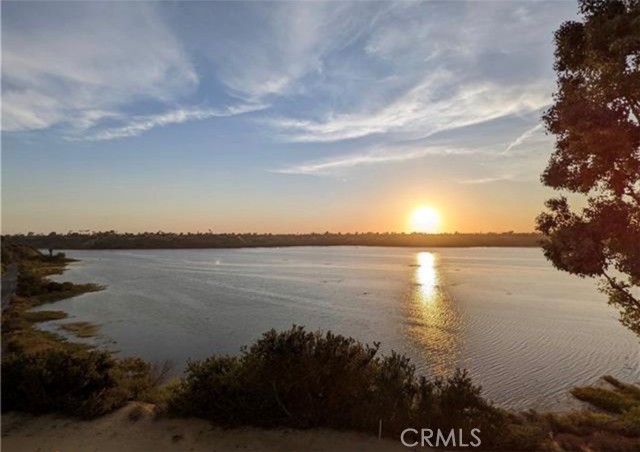 Detail Gallery Image 4 of 59 For 2427 Vista Nobleza, Newport Beach,  CA 92660 - 3 Beds | 3/1 Baths