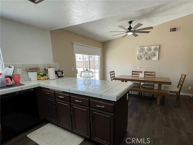 43930 11th E Street, Lancaster CA: https://media.crmls.org/medias/80a723f6-4509-455b-ad9e-43f8ca865802.jpg