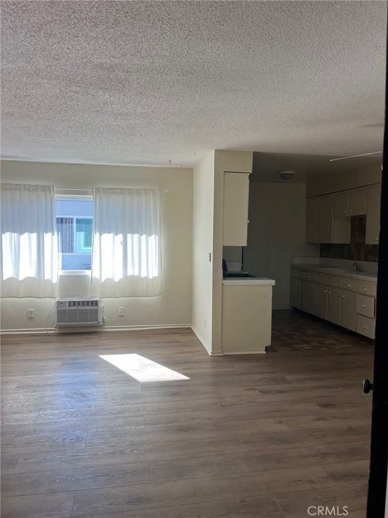 MLS #WS25273996 image #8