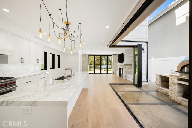 Detail Gallery Image 5 of 11 For 616 Acacia, Corona Del Mar,  CA 92625 - 3 Beds | 3/1 Baths