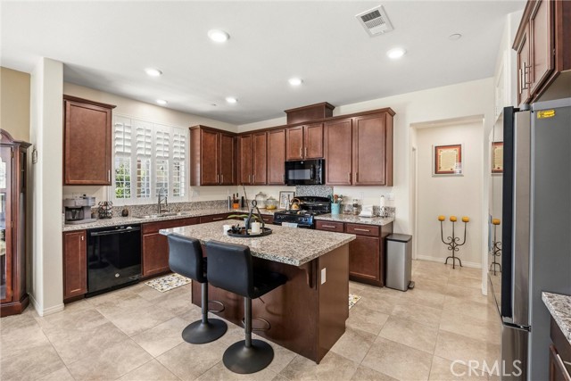 Detail Gallery Image 15 of 51 For 3826 Bur Oak, San Bernardino,  CA 92407 - 4 Beds | 3 Baths