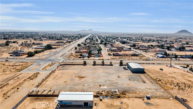 Image 21 of 27 For 19901 Neuralia Road