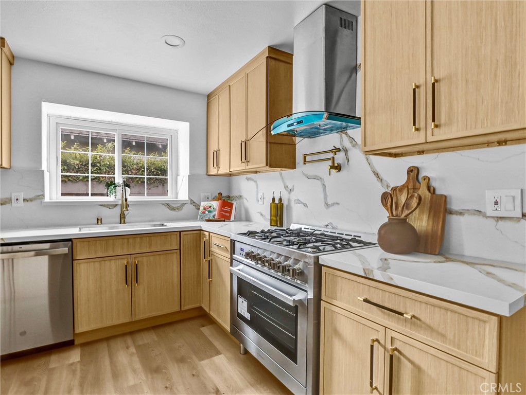 https://media.crmls.org/medias/80a86ba6-1c90-4148-b349-f17bc16e5788.jpg?preset=X-Large