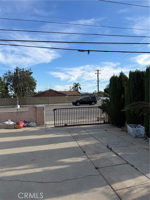 Detail Gallery Image 5 of 27 For 17312 Miller Ave, Fontana,  CA 92336 - 6 Beds | 6 Baths