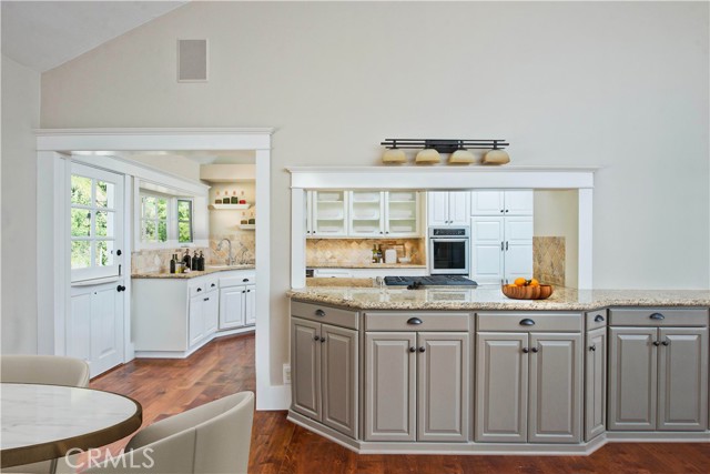 Detail Gallery Image 13 of 54 For 22757 Plummer St, Chatsworth,  CA 91311 - 3 Beds | 3 Baths