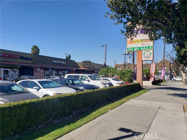 4701 S Broadway, Los Angeles, CA 90037