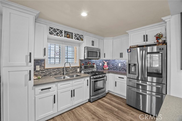 Detail Gallery Image 13 of 39 For 1709 S Townsend St, Santa Ana,  CA 92704 - 4 Beds | 2/1 Baths